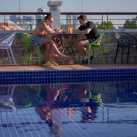Pooltop 프놈펜 외부 사진